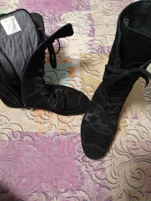 Ghete dama Levis piele intoarsa