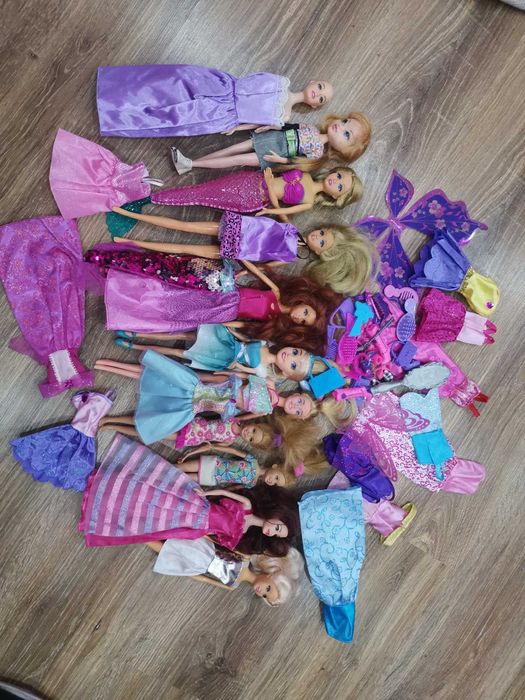 Лот кукли Барби с дрехи и аксесоари