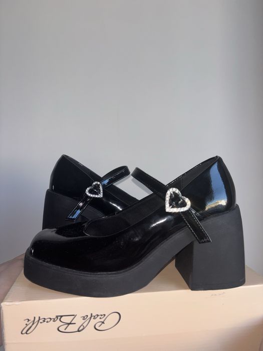 Обувки на ток