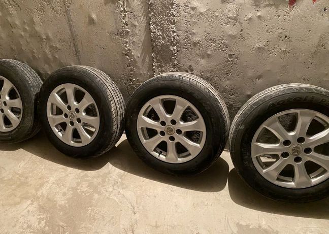 Камри 40 R16 оригинал комплект диски