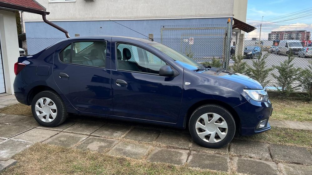 Dacia Logan.     .