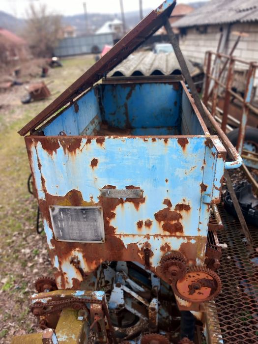 Mașină plantat arpagic/usturoi