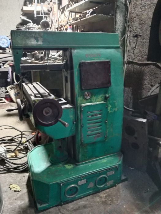 Станки Б/У 2 шт. Токарный и Заточной станок.