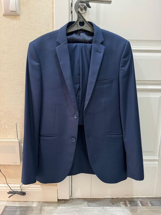 Костюм синий продам