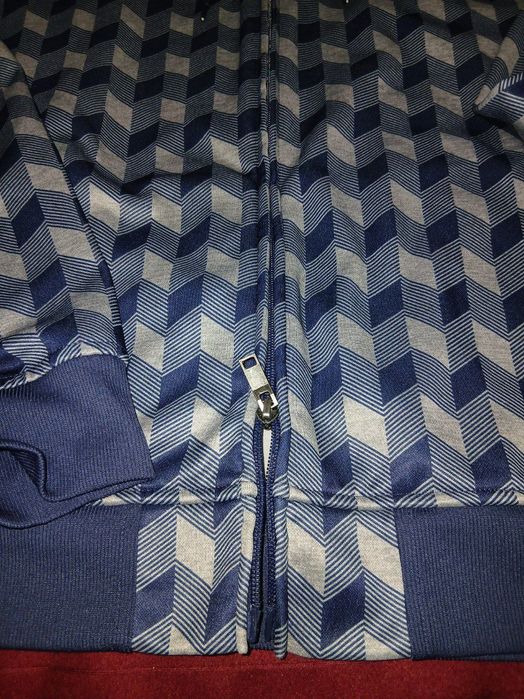 Из США, мужская толстовка 
с капюшоном Alfani на молнии.