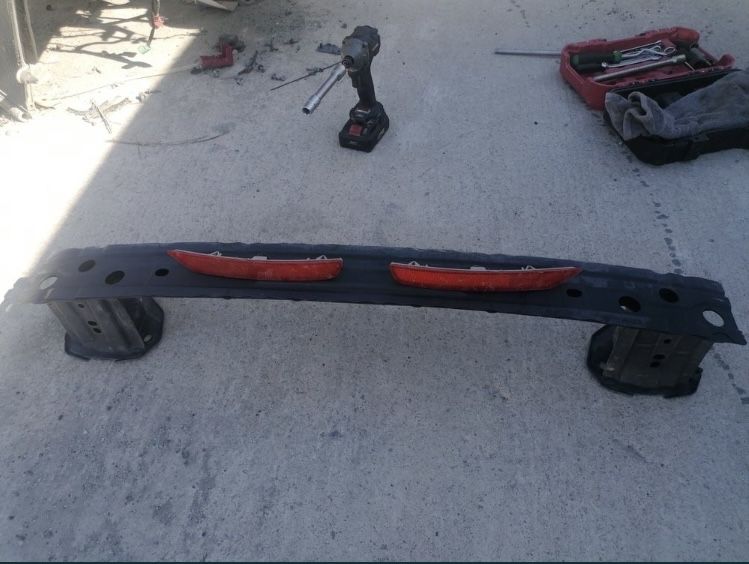 Греда Subaru forester IV 2012-2015