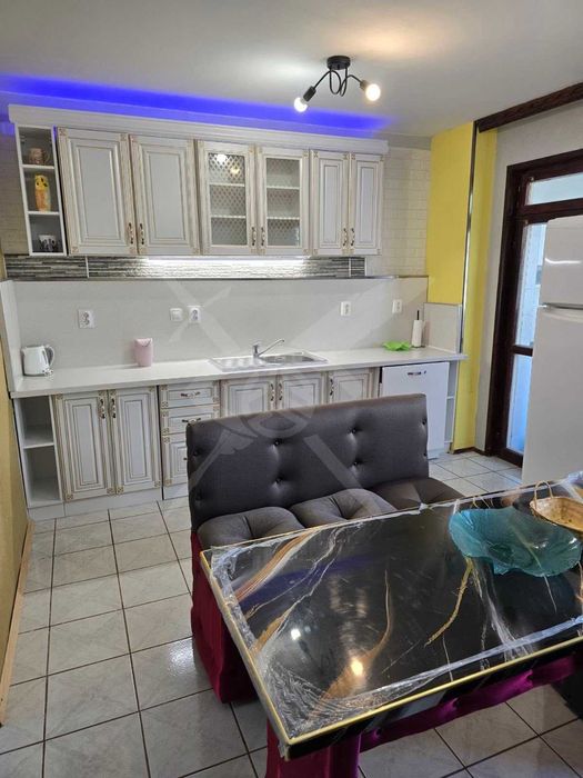 Дава се под наем Четиристаен апартамент в Пловдив, Кючук Париж - 116 кв.м за 525 € - Снимка #4