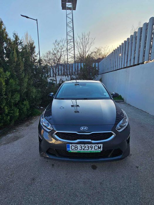 Автомобил Киа Сийд в гаранция, напълно обслужен