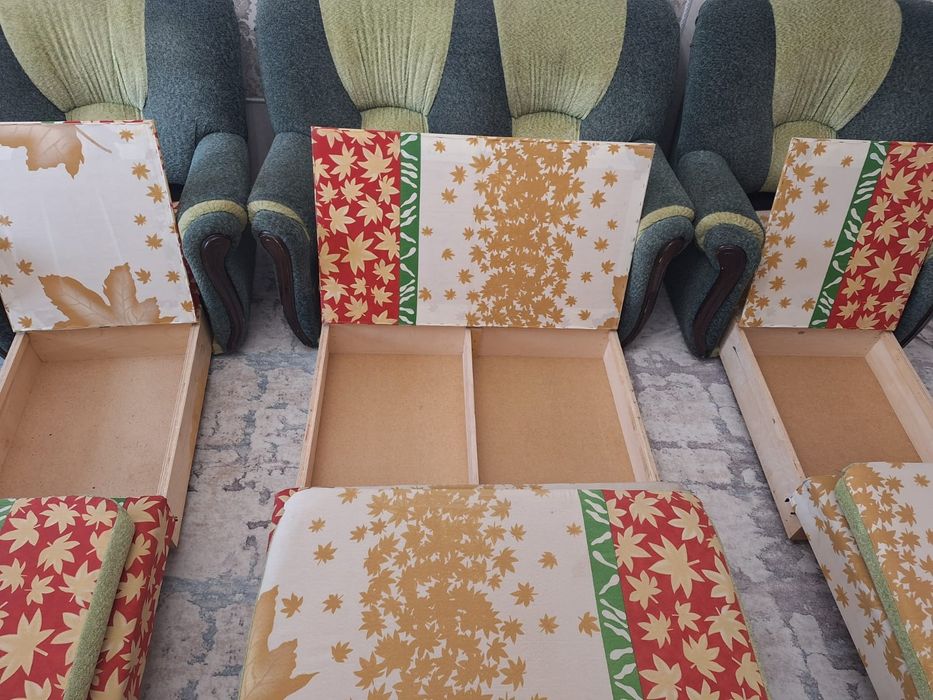 Мини диван с двумя креслами раскладной