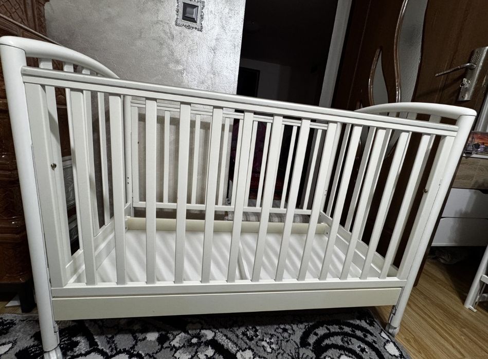 Vând pătuț Pali .