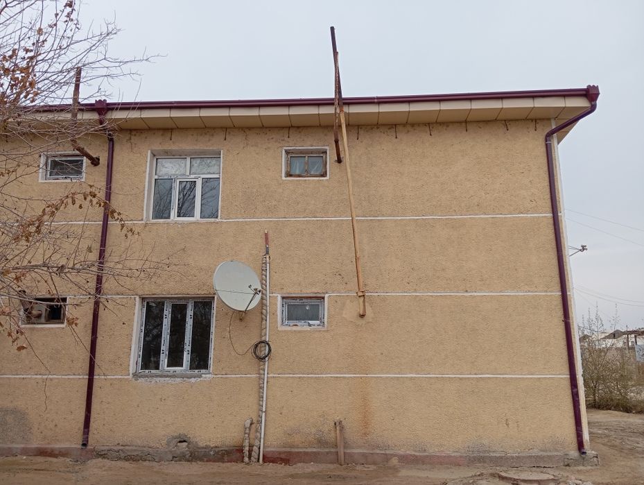 Ush xanali dom birinshi etajda jaylasqan