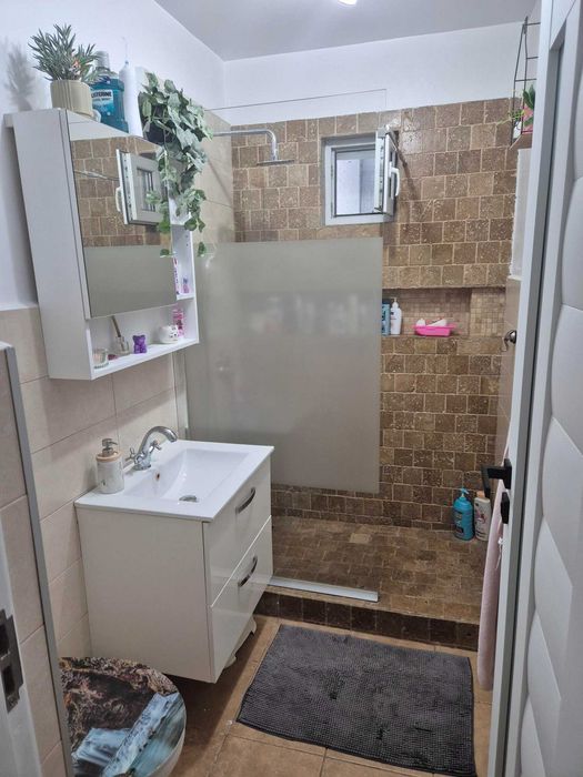 Apartament 2 camere + curte proprie Salaj, Rahova