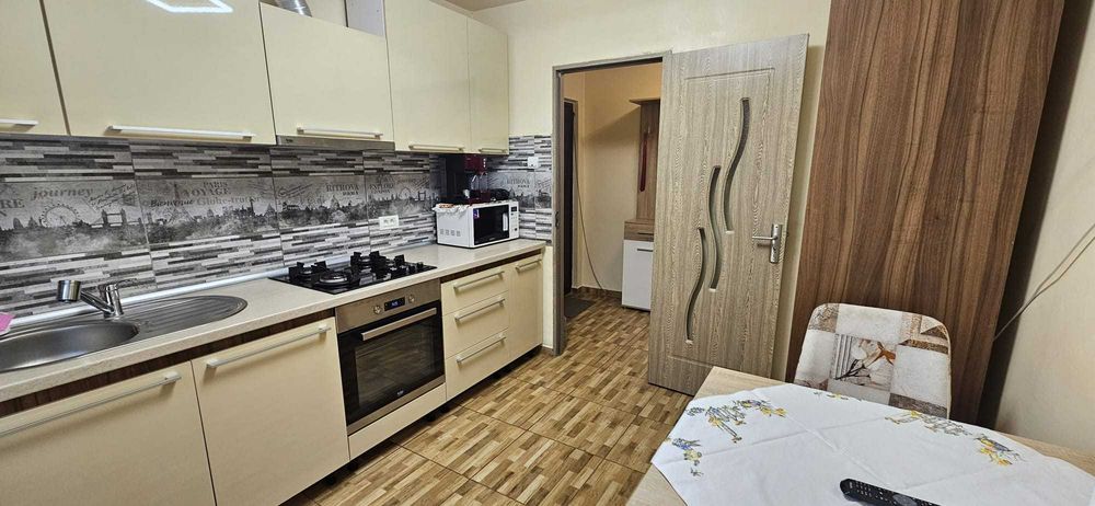 De vanzare apartament cu 3 camere direct de la proprietar