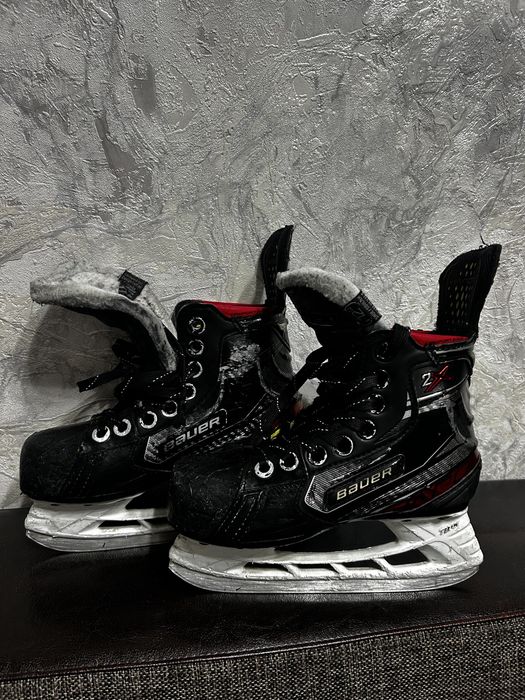 Продам коньки хоккейные