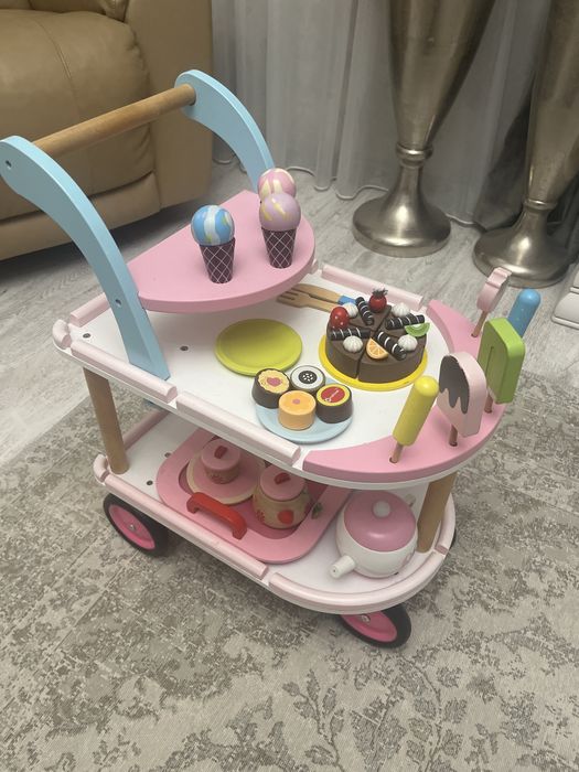 Caruciorul cu dulciuri pentru copii