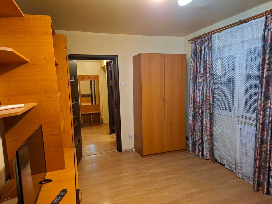 Particular, inchiriez garsoniera decomandata, Materna Craiovita Noua