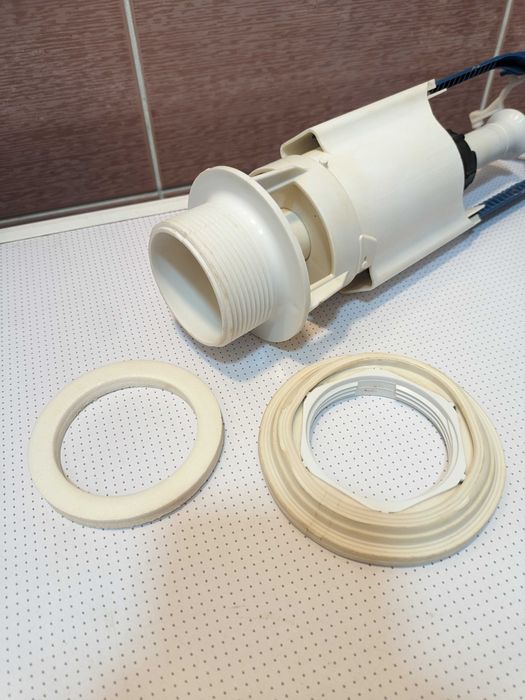 Механизм для бачка унитаза.