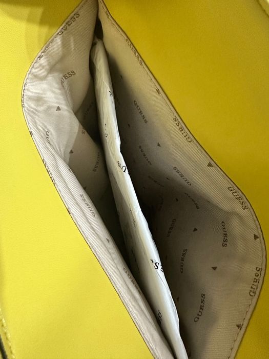 Дамска чанта guess