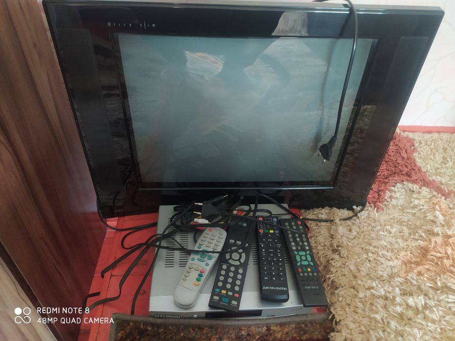 Телевизор LG старенький