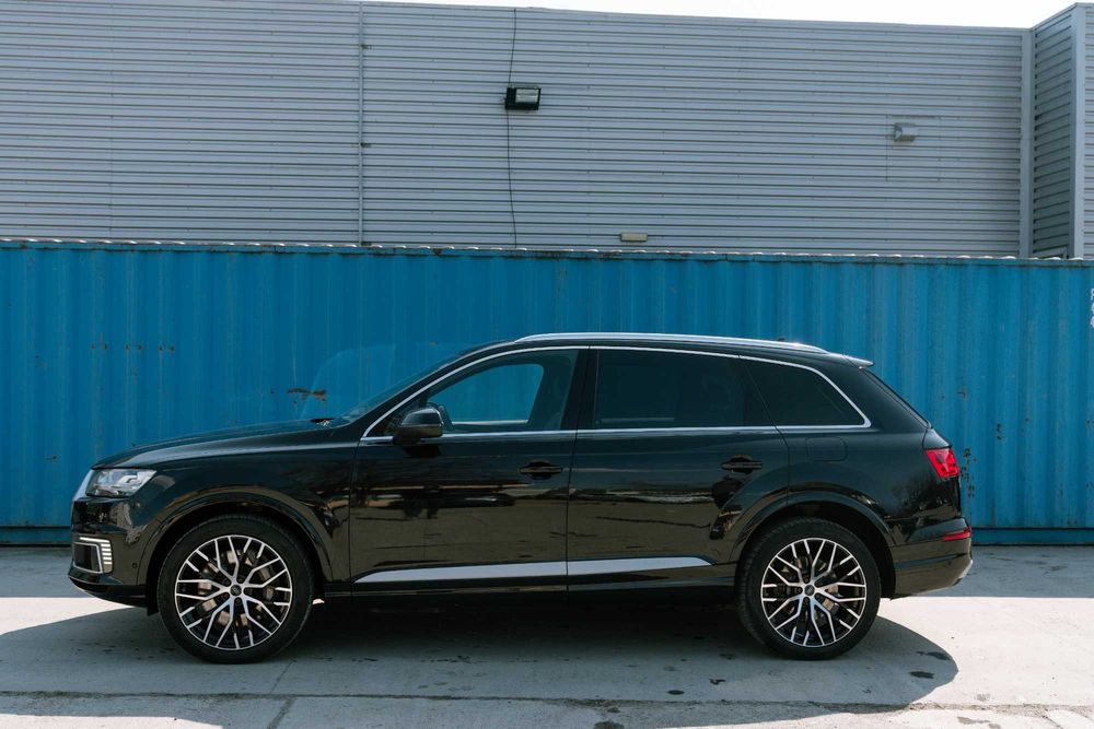 Audi q7 E-tron plug-in hybrid quattro S-line