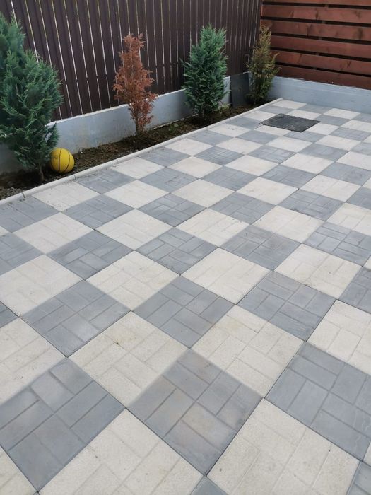 Fabricam pavaje comprimate pentru zone rezidențiale model Combi Montaj