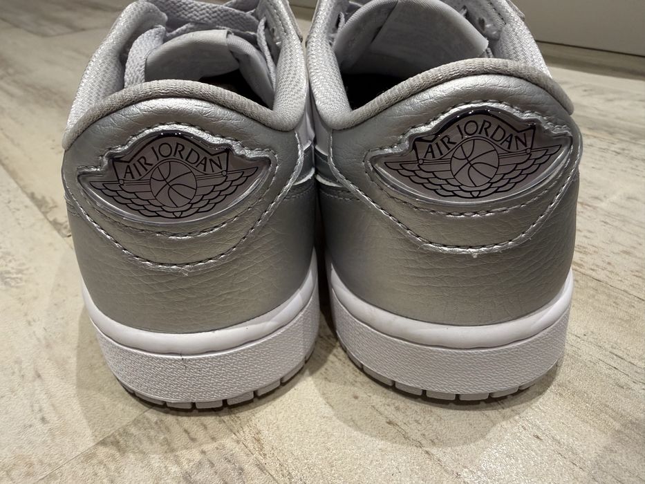 Jordan mid 1, marimea 40