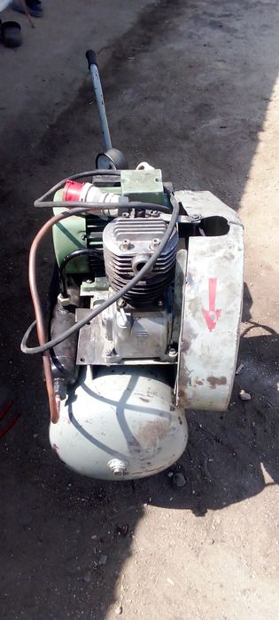 Compresor   12 b  ,   380v