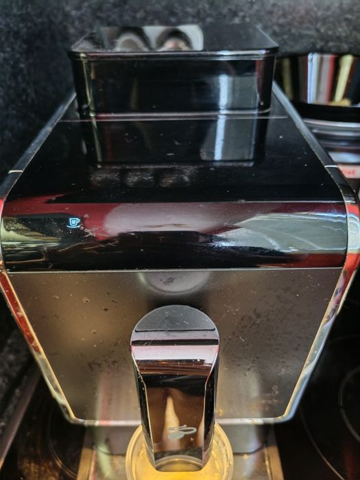 Автоматична кафемашина Tchibo Esperto Caffè – Отлично състояние