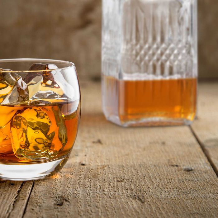 Carafa din sticla pentru bauturi 900 ml design elegant 23 x 9 cm