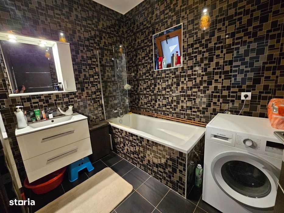 Apartament 3 camere decomandat | Curte proprie | 2 locuri parcare