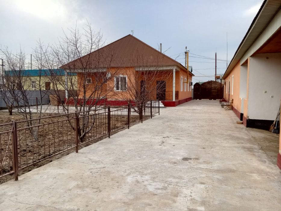 Арай м/а 133 уй сатылады.