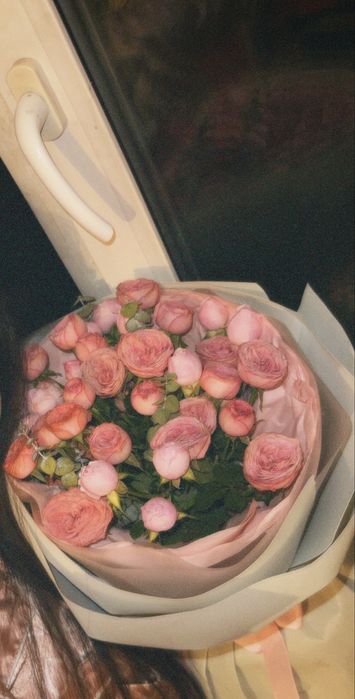 Букет пионовидных роз