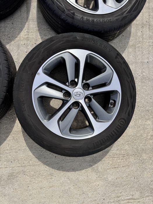 4бр. оригинални лети джанти 16” 5 х 114.3 с летни гуми за Хюндай И30