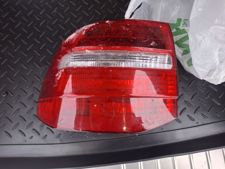 Задний фонарь левый