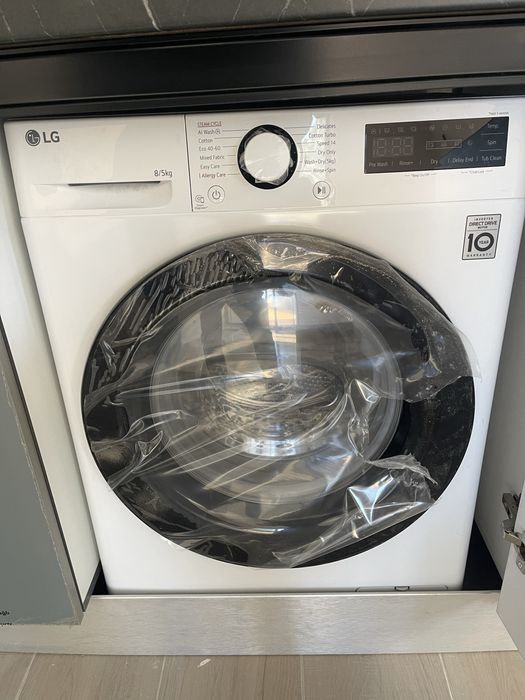 Vand mobila de bucatarie din mdf mat cu electrocasnice