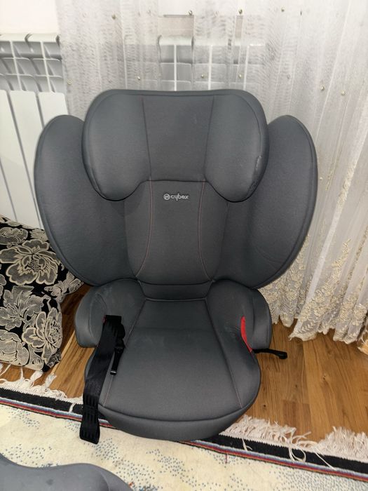 Продам десткое авто кресло cybex