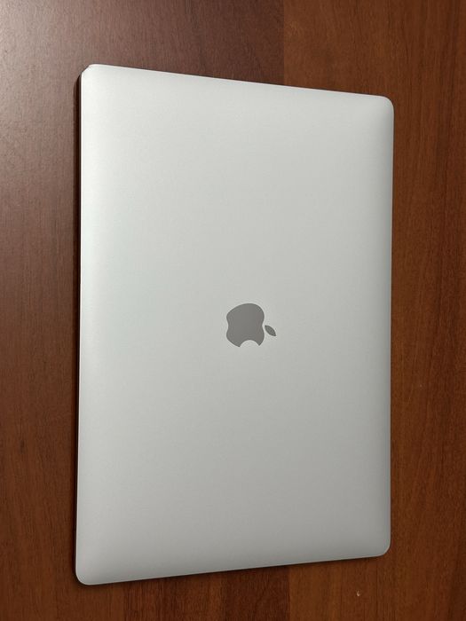 MacBook Pro 2017 / 15.6” / Intel Core i7