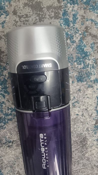 Vând aspirator vertical Rowenta