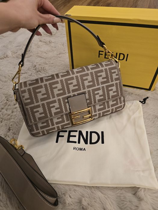 Налична чанта Fendi Baguette