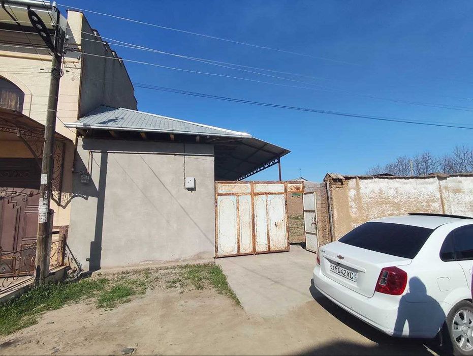 Срочно уй сотилади НОВ айрон ёнида, 4,5 сотих