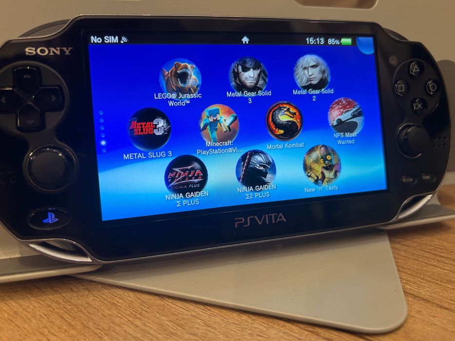 Sony PS Vita Oled – Negru  – 128GB – Modată + Jocuri