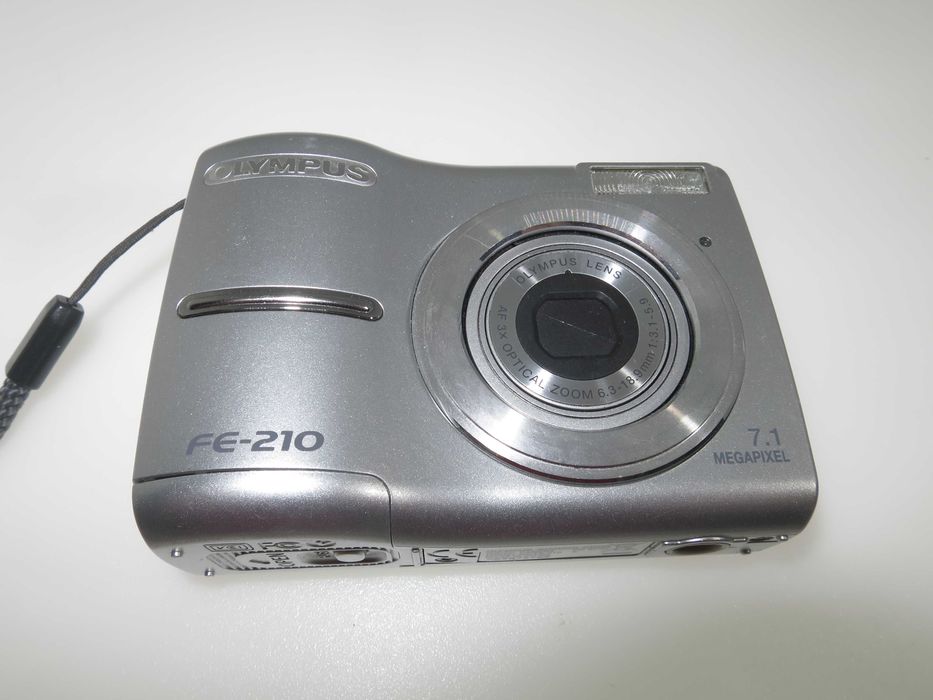 Olympus FE-210 компактен цифров фотоапарат дигитална камера 1gb xd