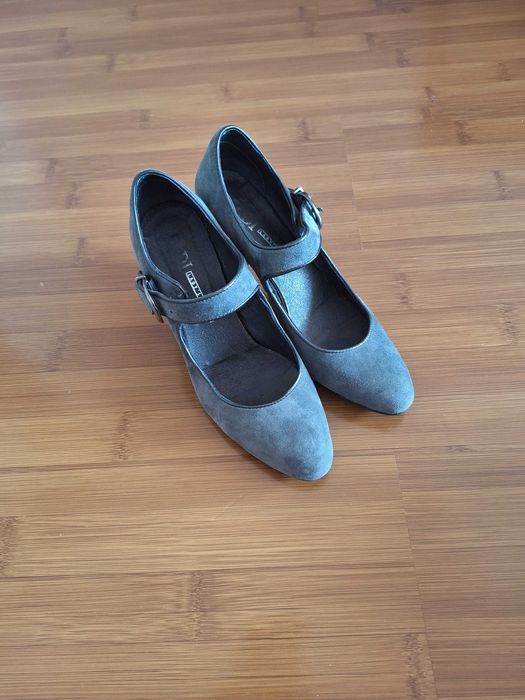 Дамски обувки- естествен велур