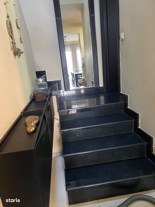Locuință elegantă cu curte amenajată –  în spatele Pieței Delfinul