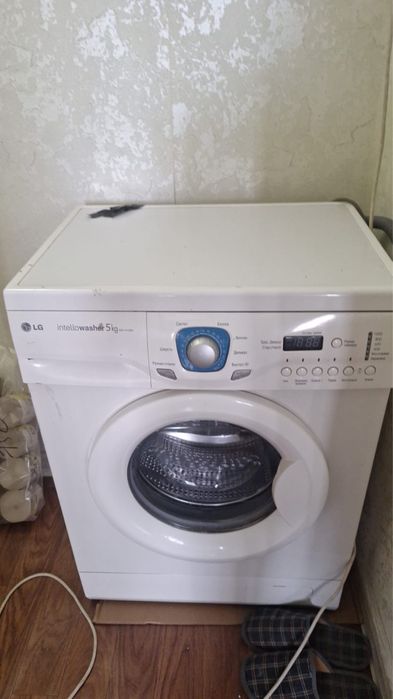 Продам машинку LG