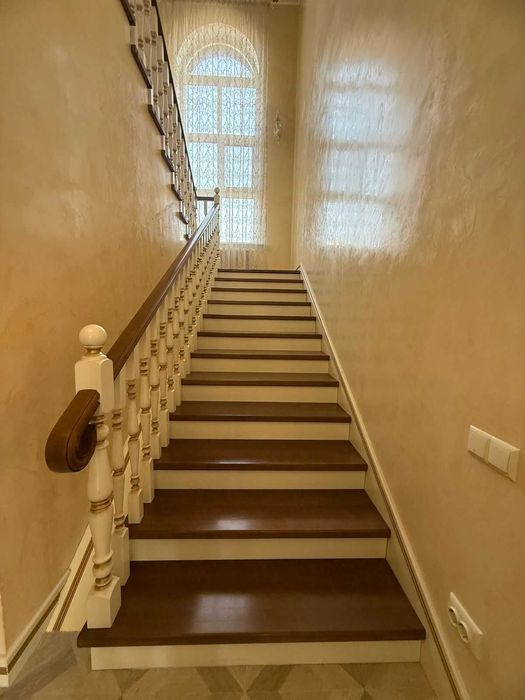 Продаю современный коттедж в черте города!