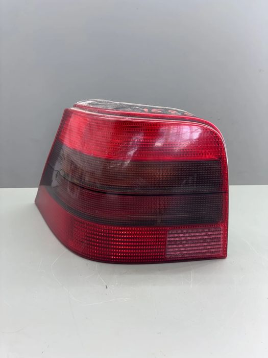 Lampa / Tripla stop stanga pe aripa Volkswagen VW Golf 2002
