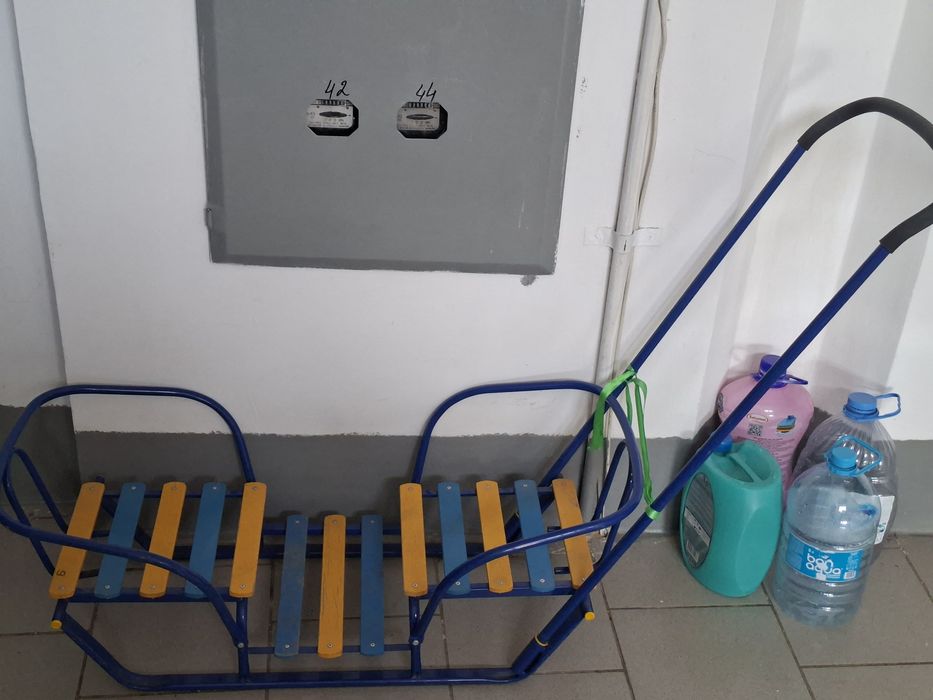 Продам санки двойные б/у