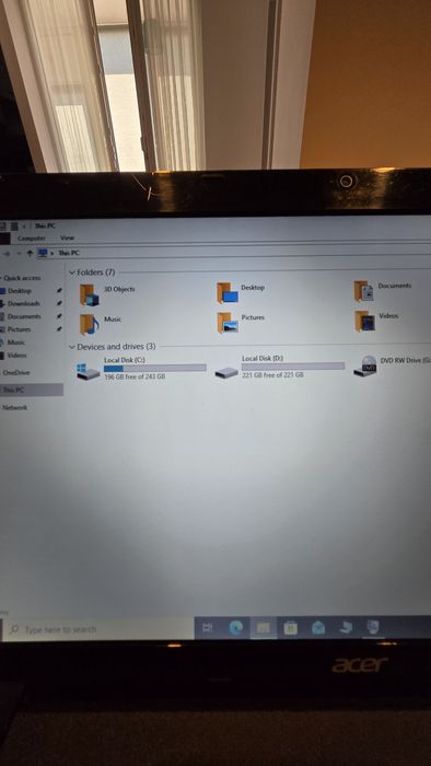 Laptop Acer E1-571G