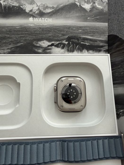 Apple watch ultra 3 natural titanium 49mm